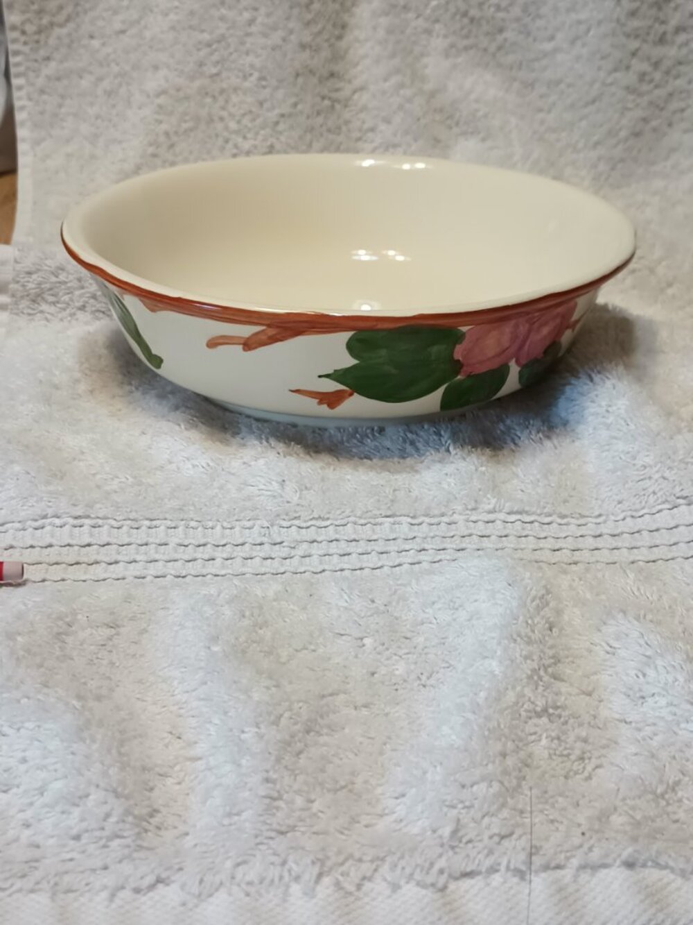 Franciscan Apple Pattern Fruit Serving Bowl 7.5"